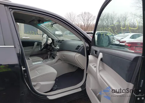 2012 Toyota Highlander Base V6 z USA, uszkodzony, nr VIN 5TDBK3EHXCS120778